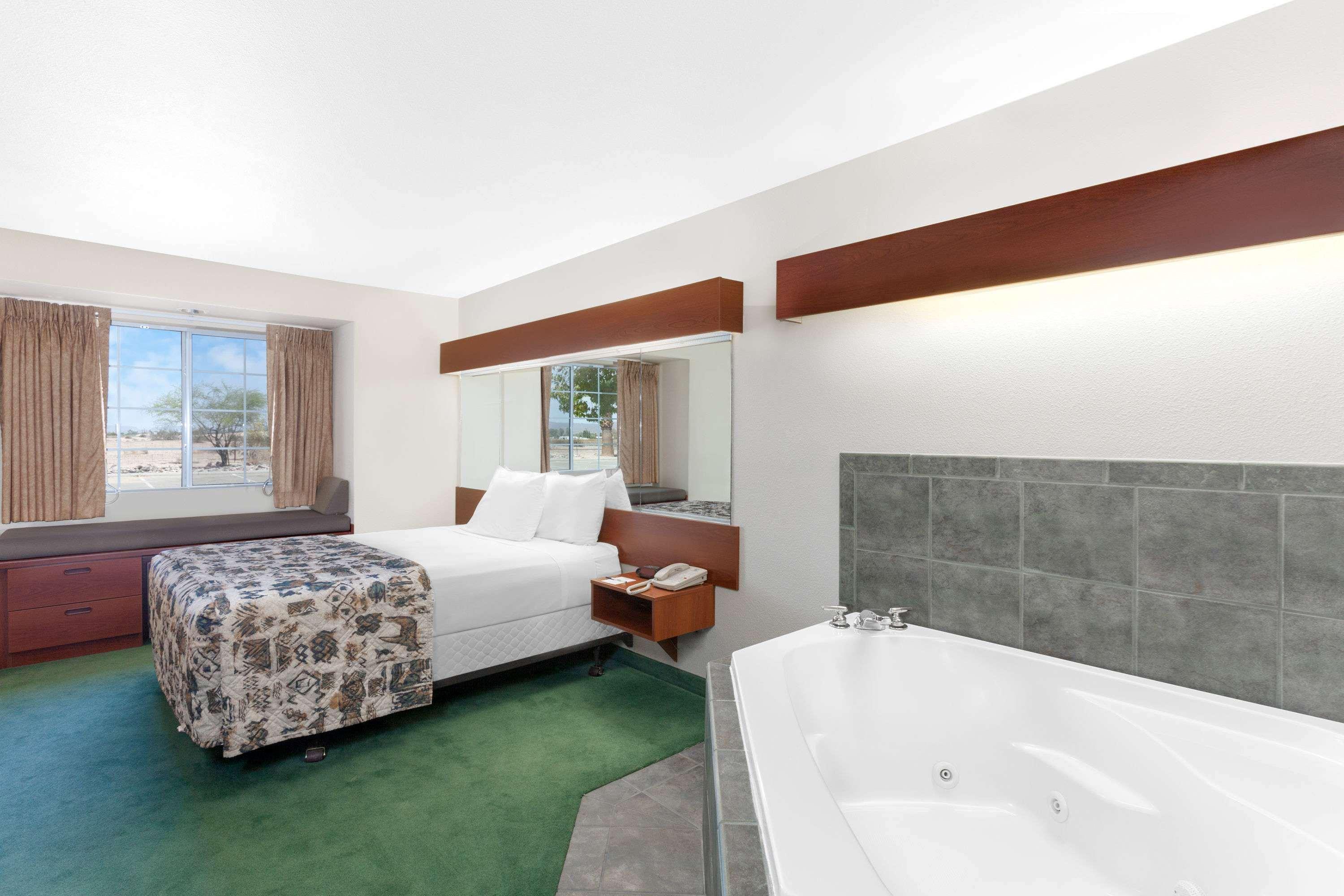 Microtel Inn & Suites By Wyndham Wellton Exterior foto