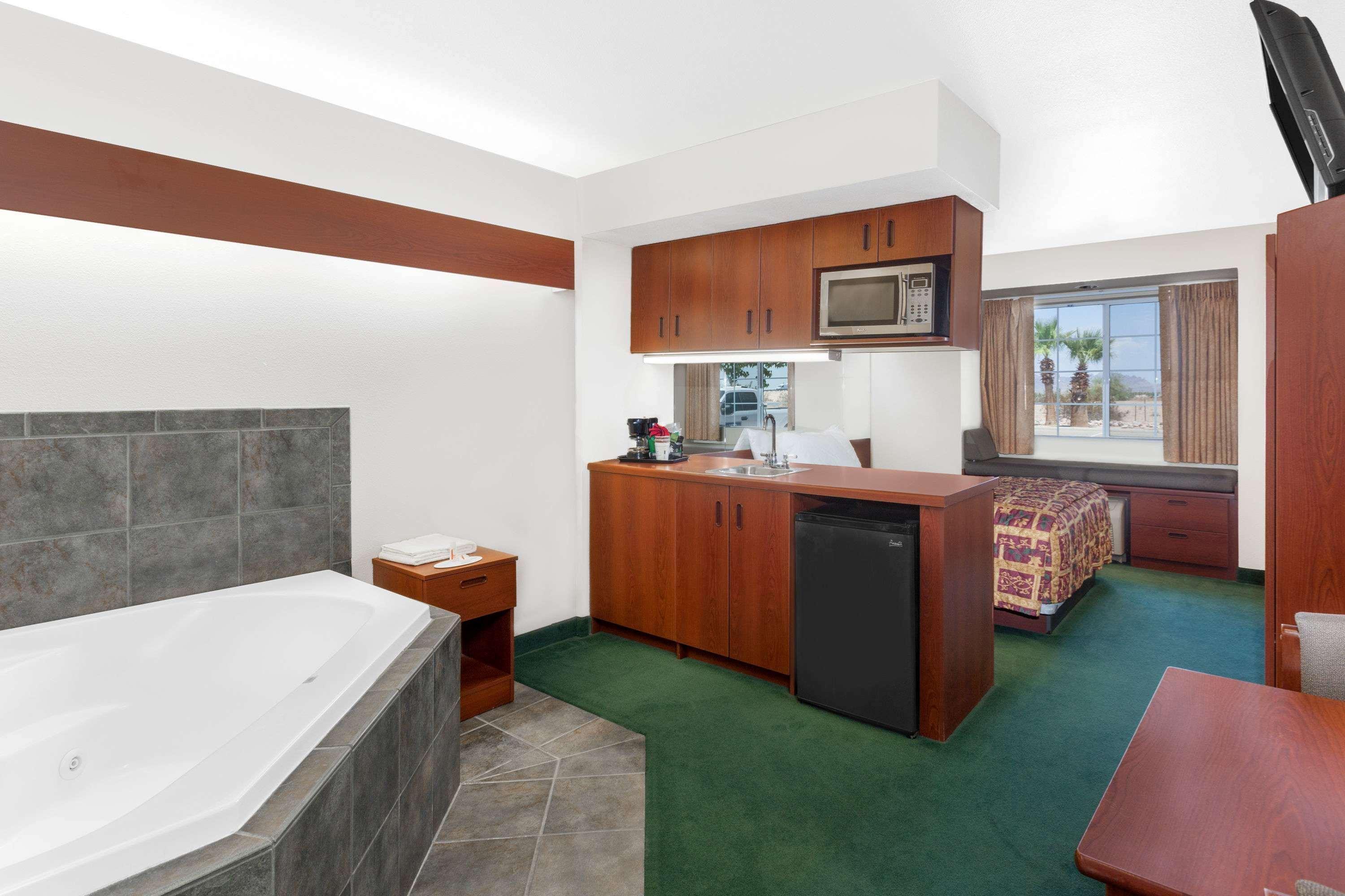 Microtel Inn & Suites By Wyndham Wellton Exterior foto