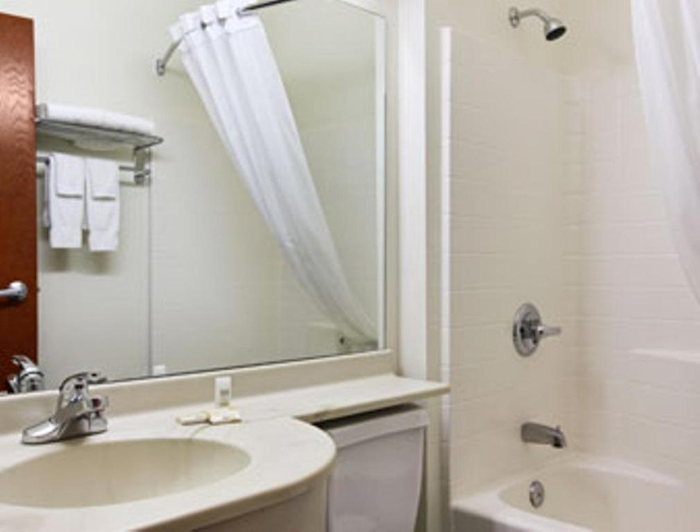 Microtel Inn & Suites By Wyndham Wellton Quarto foto